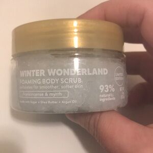 Winter Wonderland Foaming Body Scrub - Frankincense & Myrrh 4 Oz